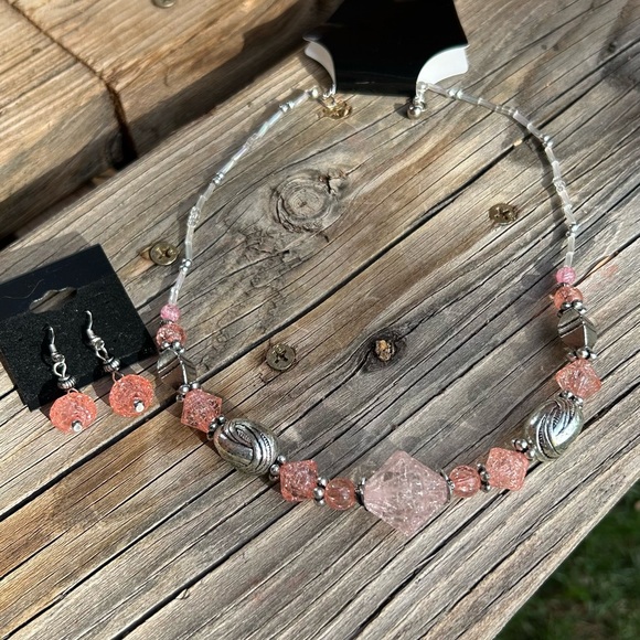Pink Bead Silvertone Necklace Set - Picture 3 of 4